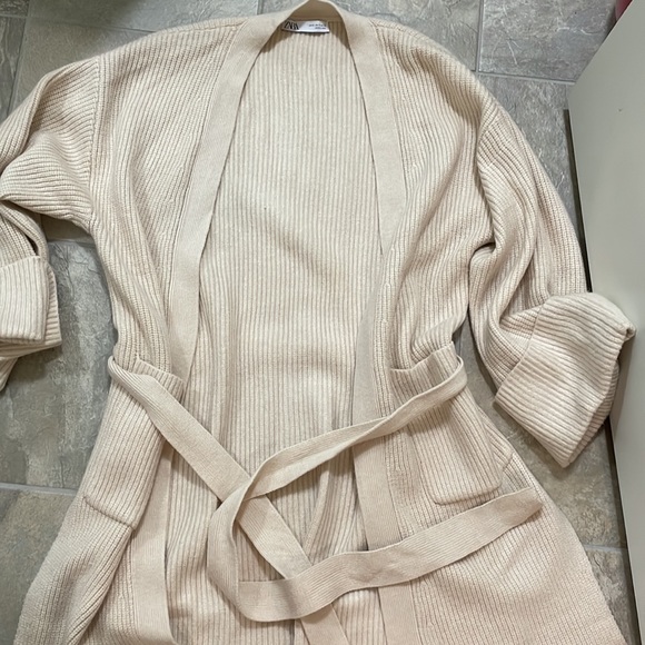 ZARA Beige long wrap cardigan - Picture 2 of 2